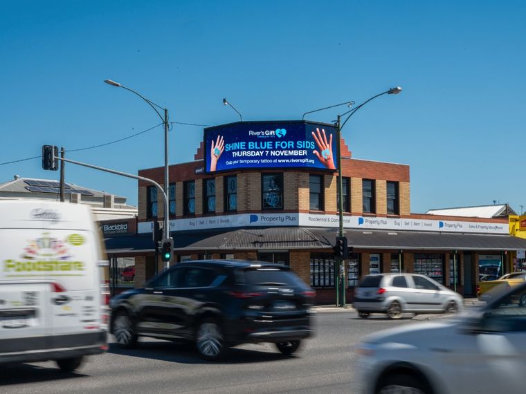 Gawk digital billboard at 148 High Street Kangaroo Flat