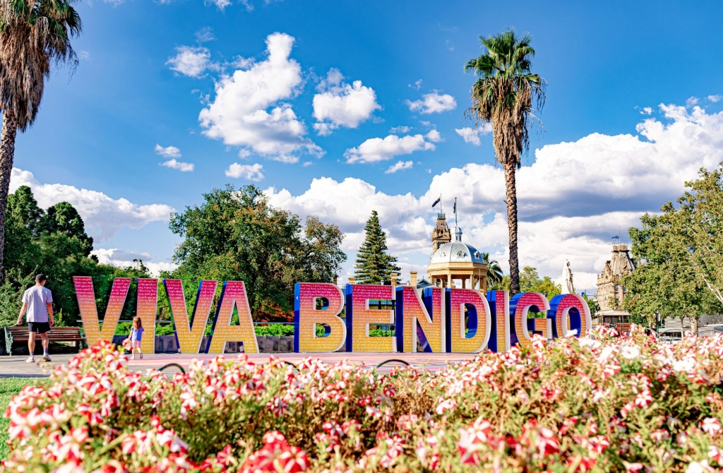 The VIVA BENDIGO sign